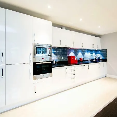 Oyo 142 Middlesex St 1 Bed London