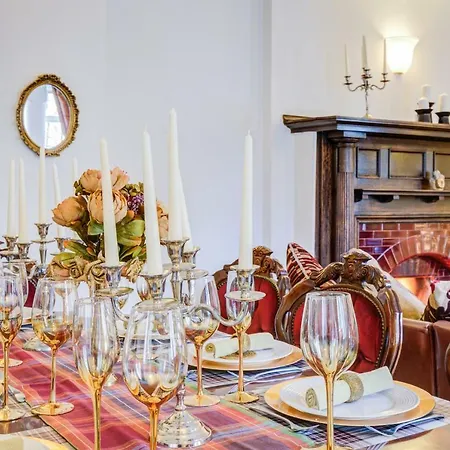 The Bower's House Kew London Bed & Breakfast Brentford