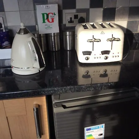 Town Centre Four Bedrooms, Five Beds House Bexleyheath