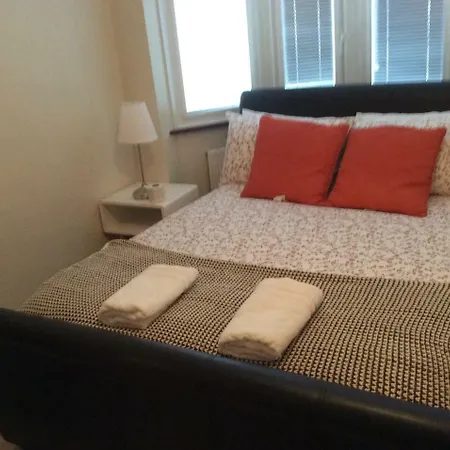 Town Centre Four Bedrooms, Five Beds House Σπίτι διακοπών *
