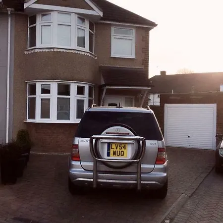 Town Centre Four Bedrooms, Five Beds House Bexleyheath