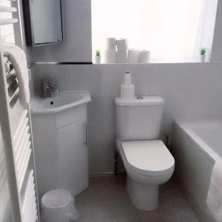 Town Centre Four Bedrooms, Five Beds House Σπίτι διακοπών Bexleyheath