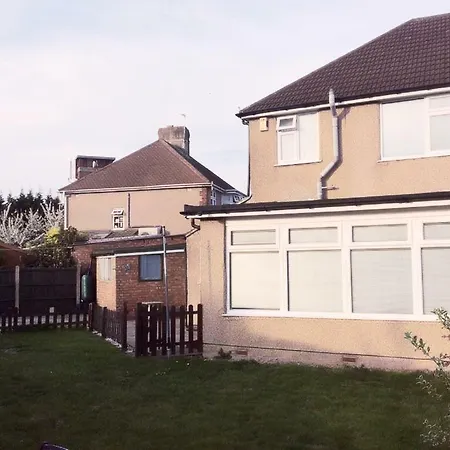 Town Centre Four Bedrooms, Five Beds House * Bexleyheath