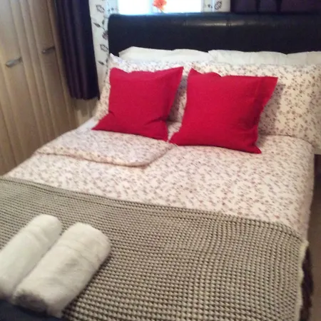 Σπίτι διακοπών Town Centre Four Bedrooms, Five Beds House *