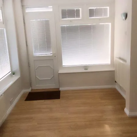 Town Centre Four Bedrooms, Five Beds House
