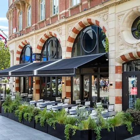 Radisson Blu Edwardian, Leicester Square Hotel 4*