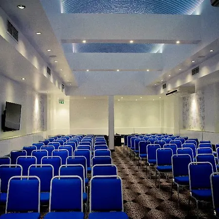 The Wesley Euston 4*