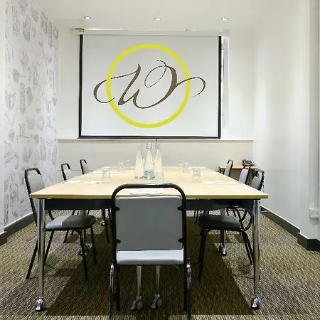 The Wesley Euston Szálloda 4*