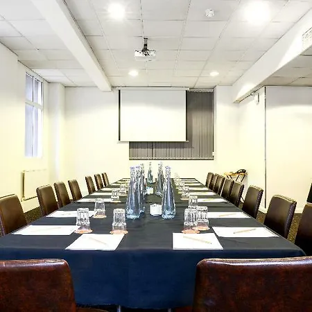 Hotel The Wesley Euston 4*