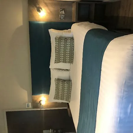 Euston Square 3*