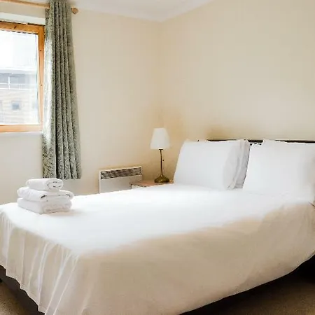 Oyo 139 Meridian Place 2 Bed