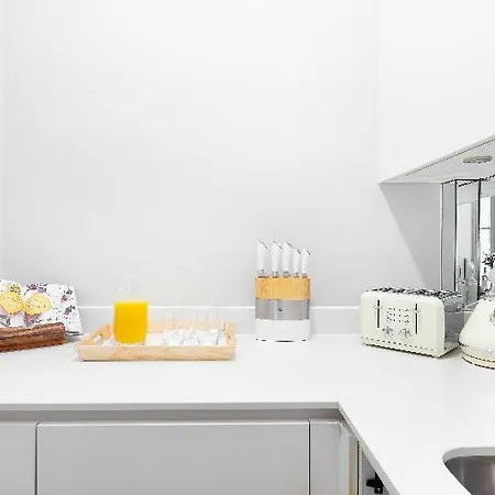 Cleveland Residences By Thesqua.Re Apartment *