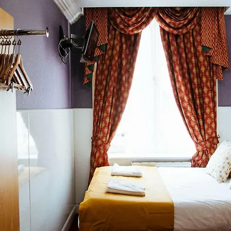 Lord Kensington 3* London
