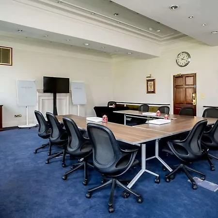 Hotel De Vere Devonport House 4*