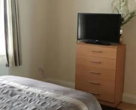 Hotel Paradise 1 Bedroom Cozy Croydon