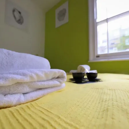 Bayswater Apartments * London