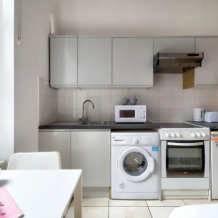 Bayswater Apartments Apartment