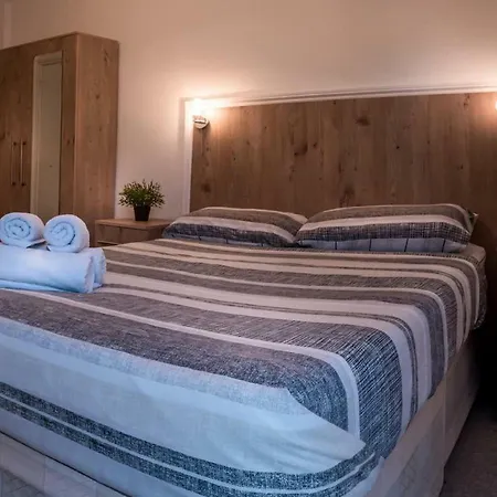 Guest house Acton Hill Ealing