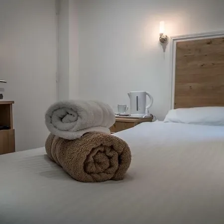 Acton Hill Guest house 2*