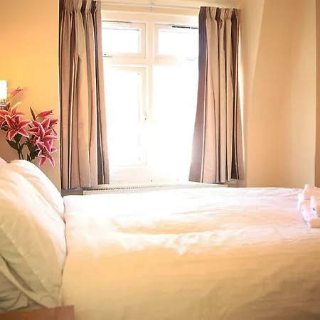 Acton Hill Guest house 2*