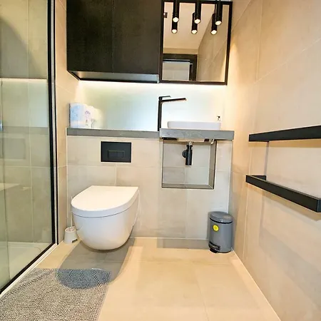 High End Vauxhall Apartment *