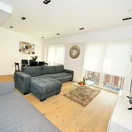 High End Vauxhall Apartment