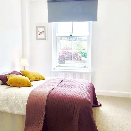 Harrow Apartment *