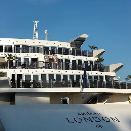 Отель Sunborn Yacht Лондон