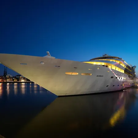 Sunborn Yacht