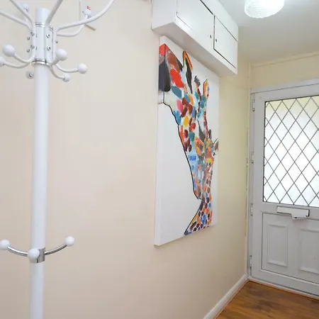 Apartment London Deluxe Four Bedroom House