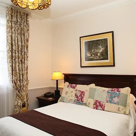 Lord Milner 5* London