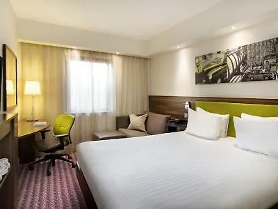 Hampton By Hilton London Szálloda