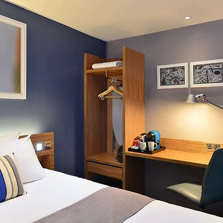 Ibis Budget London Heathrow 3*