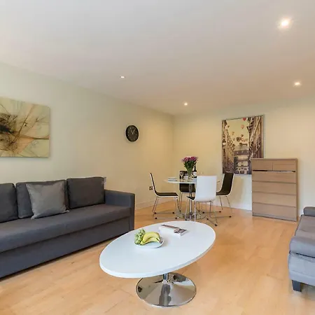 Apartment Antonine Heights