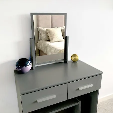 Chic In Trendy Fitzrovia W1. By Oxford St Apartment