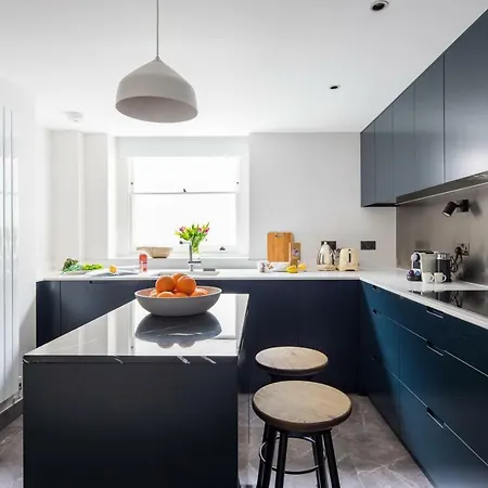 Apartment Iverna Gardens By Lime Street *