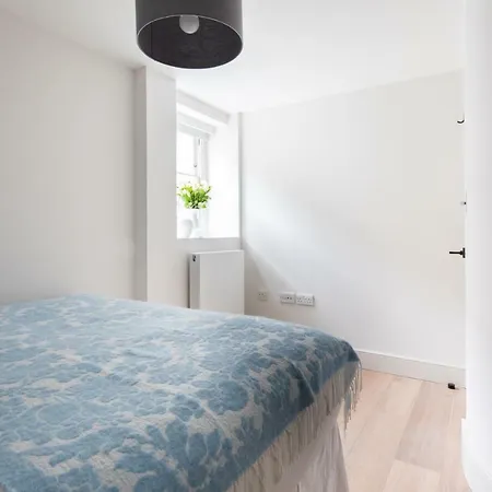 Apartment Iverna Gardens By Lime Street *
