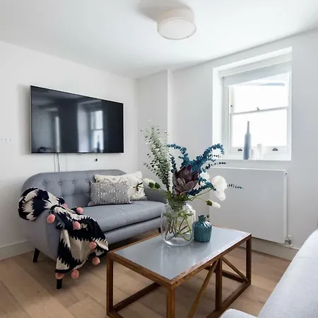 Iverna Gardens By Lime Street