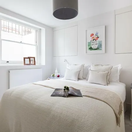 Iverna Gardens By Lime Street * London