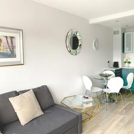 Apartment Chic In Trendy Fitzrovia W1. By Oxford St London