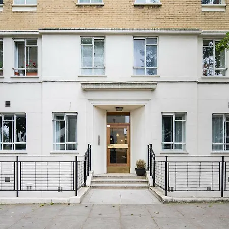 Leinster Gardens By Lime Street
