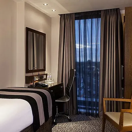 Park Grand Heathrow 4* Hounslow