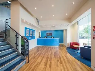 Hampton By Hilton Docklands Szálloda 3*