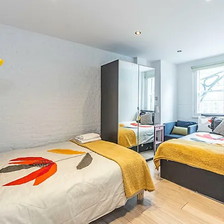 Tower Hill Royal Mint Apartment