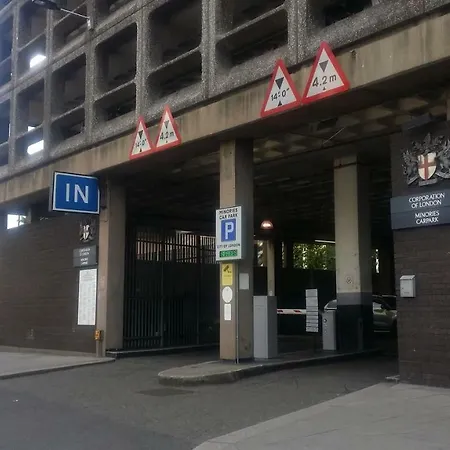Tower Hill Royal Mint Apartment