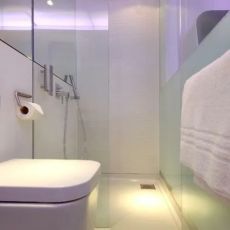 Hotel Yotelair London Heathrow Airport 3*