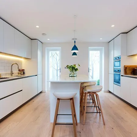 Holiday home Veeve - Princedale Road Minimalism London