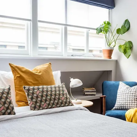 Apartment Cuckooz Mansion House London