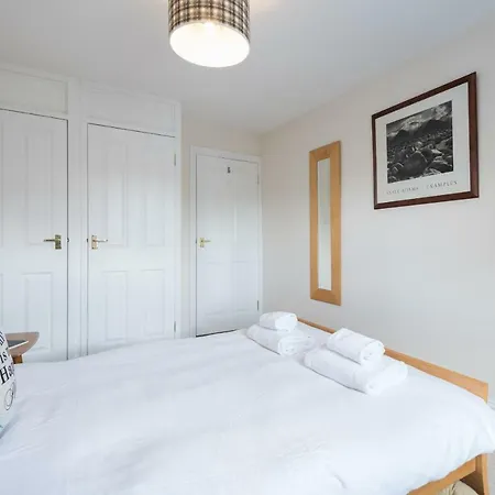 Traditional Richmond By Twickenham By Underthedoormat Apartment London