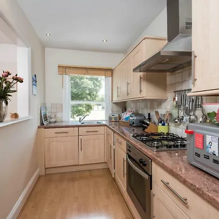 Apartament Traditional Richmond By Twickenham By Underthedoormat